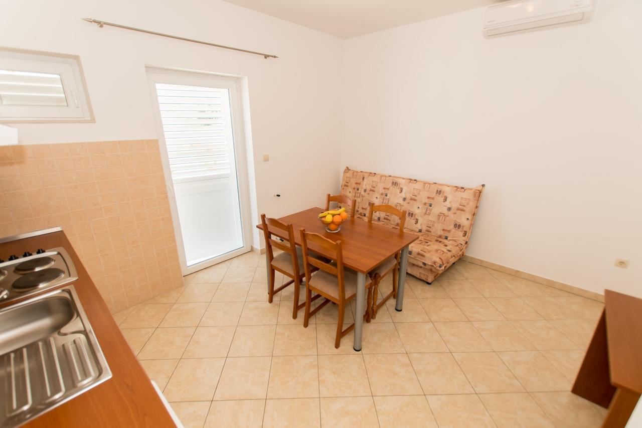Matko'S Oasis Apartments Brela Exterior photo